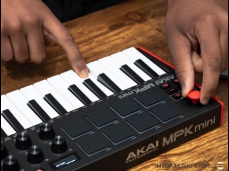 claviers-maitres-akai-professiional-mpkmini-mk3-02